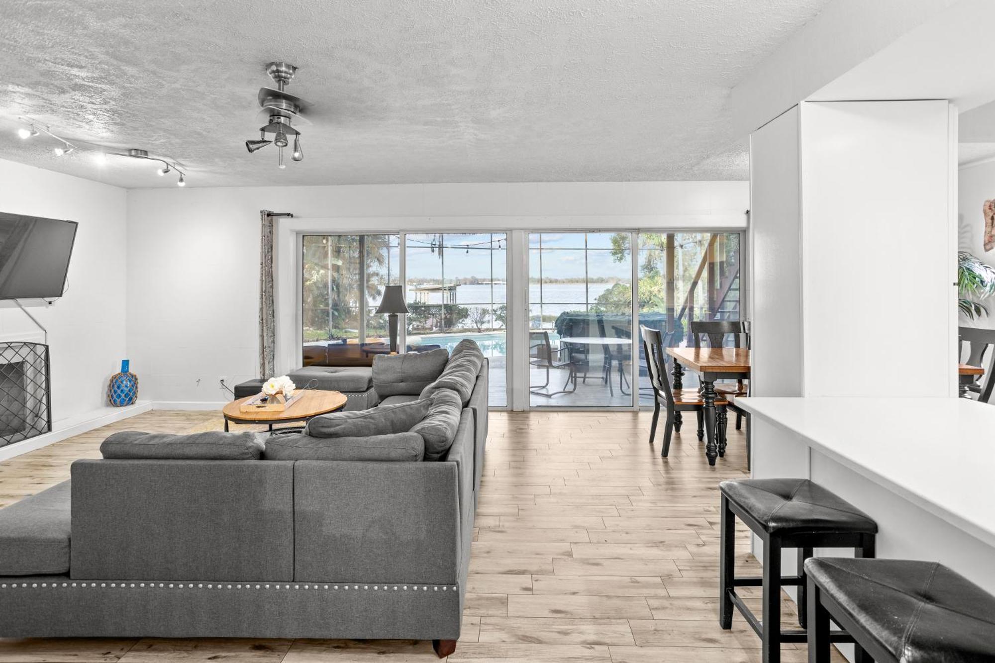 Spacious Lakefront House With Pool, Hottub, & Boating オーランド エクステリア 写真